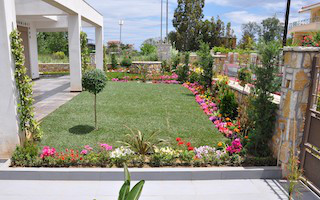 Κατασκευή κήπου με έμφαση στα ανθόφυτα